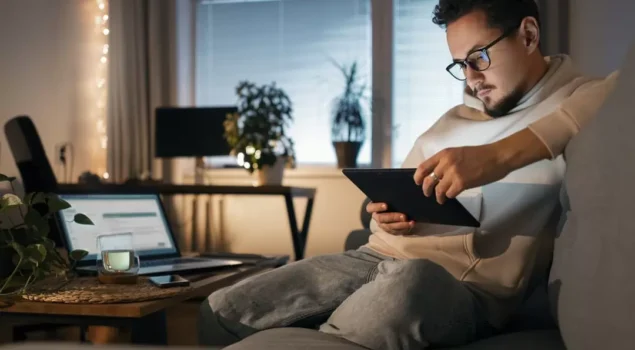 Homem no horário de pico de energia.