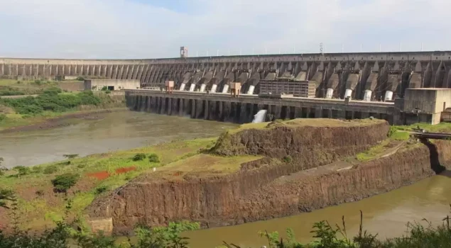 Usina geradora de Itaipu.