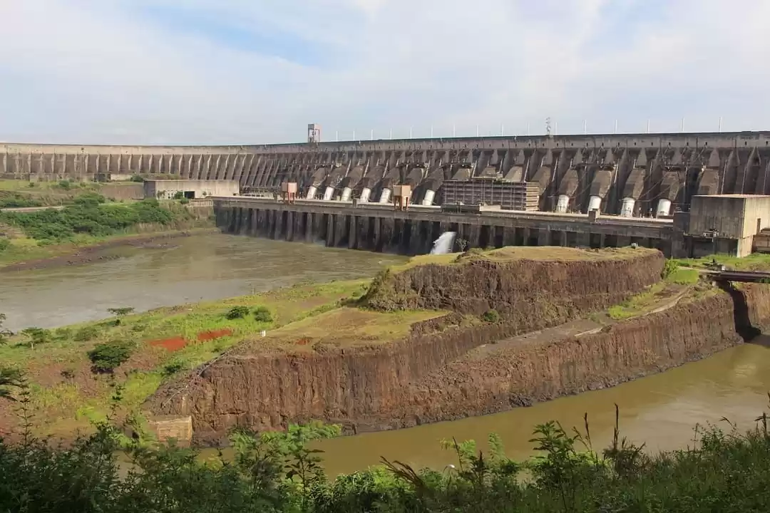 Usina geradora de Itaipu.