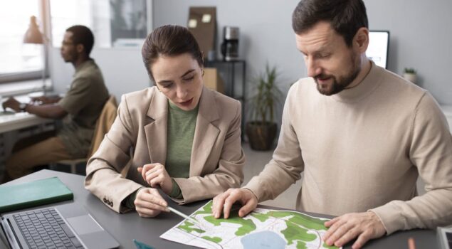 A ABNT NBR ISO 14001 é uma norma internacional que estabelece procedimentos e requisitos para o Sistema de Gestão Ambiental (SGA).