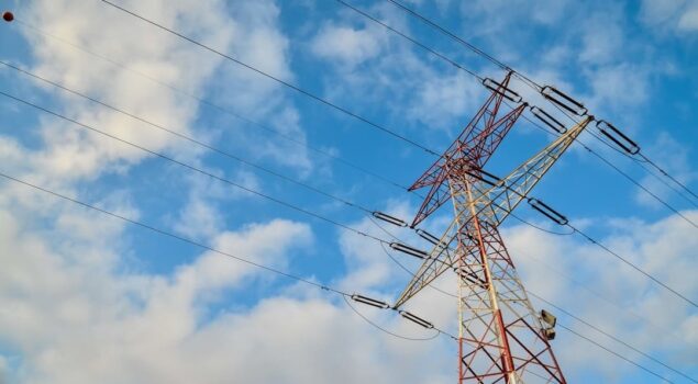 Saiba a diferença entre baixa, média e alta tensão.